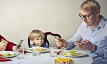 Children whose parents spend time on mobile devices have more behavior issues